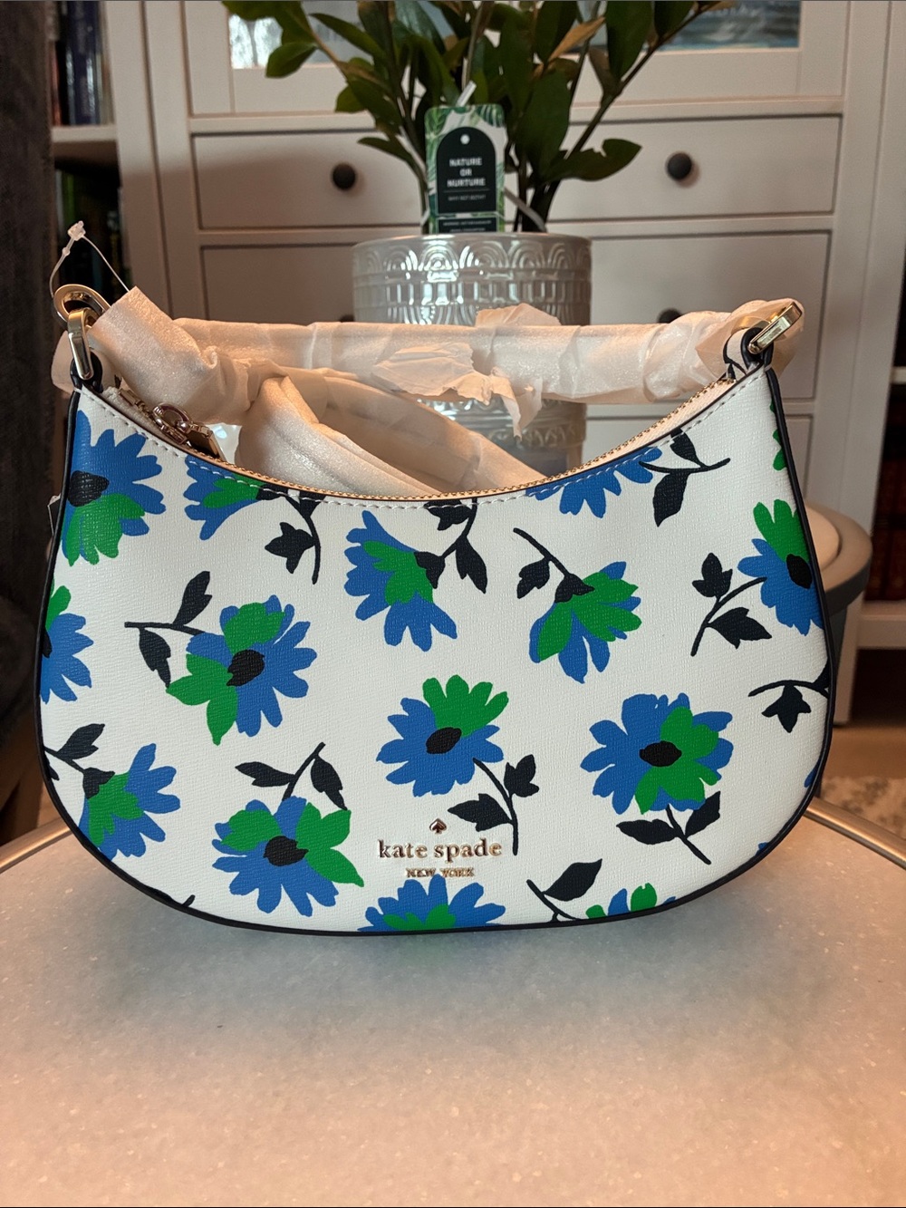 ⭐️KATE SPADE-NWT KRISTI PARK POSIES CROSSBODY.⭐️